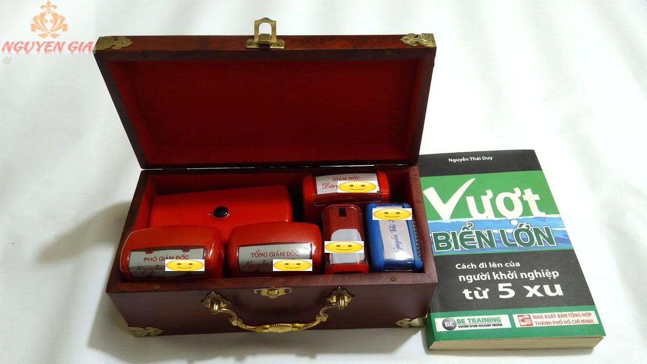 Hộp đựng con dấu doanh nghiệp hình con lân