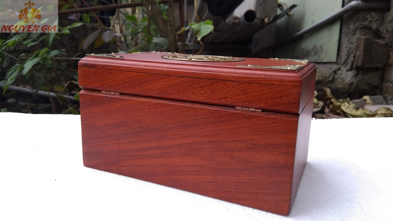 Hộp Đựng Tiền Chữ Thọ Khóa Số Gỗ Hương – Mẫu Truyền Thống