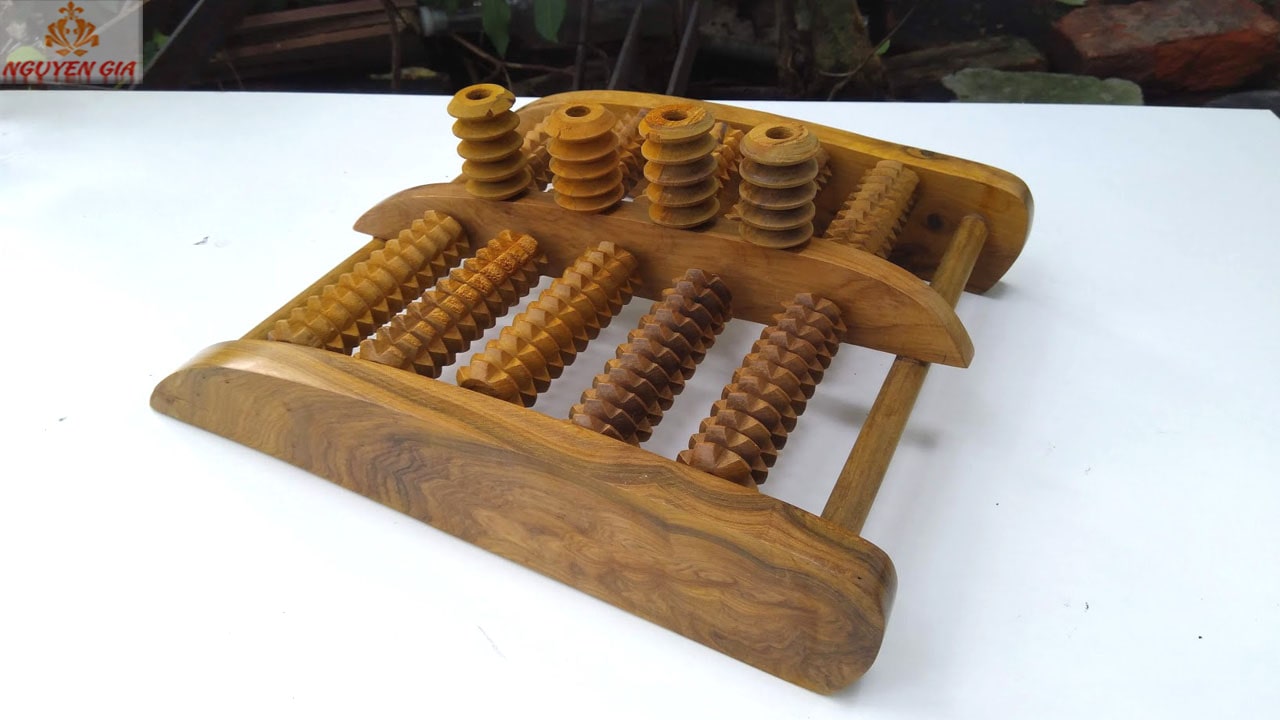 dụng cụ massage chân