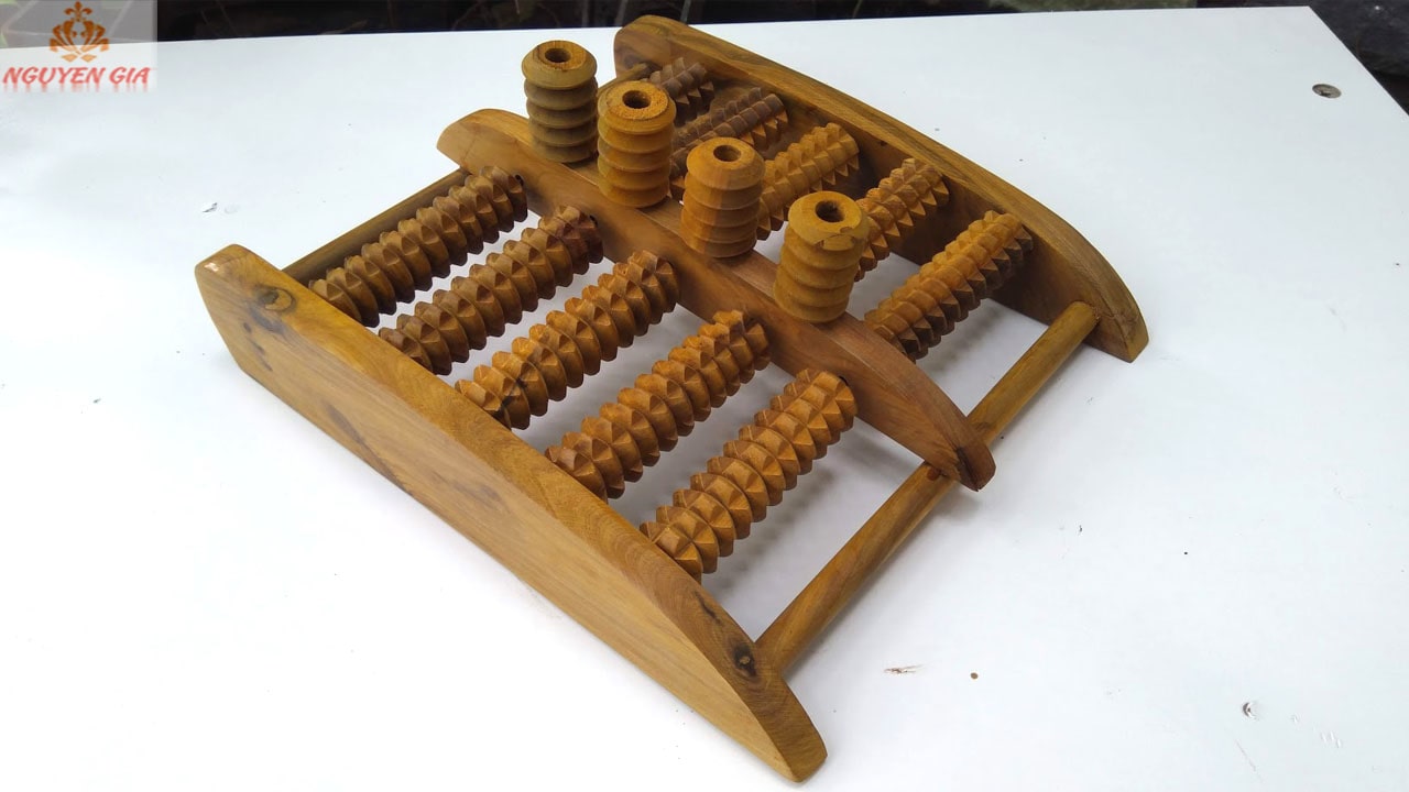massage chân bằng gỗ