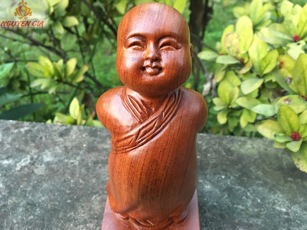 Tượng gỗ vạn sự tùy duyên gỗ hương để ô tô bàn làm việc