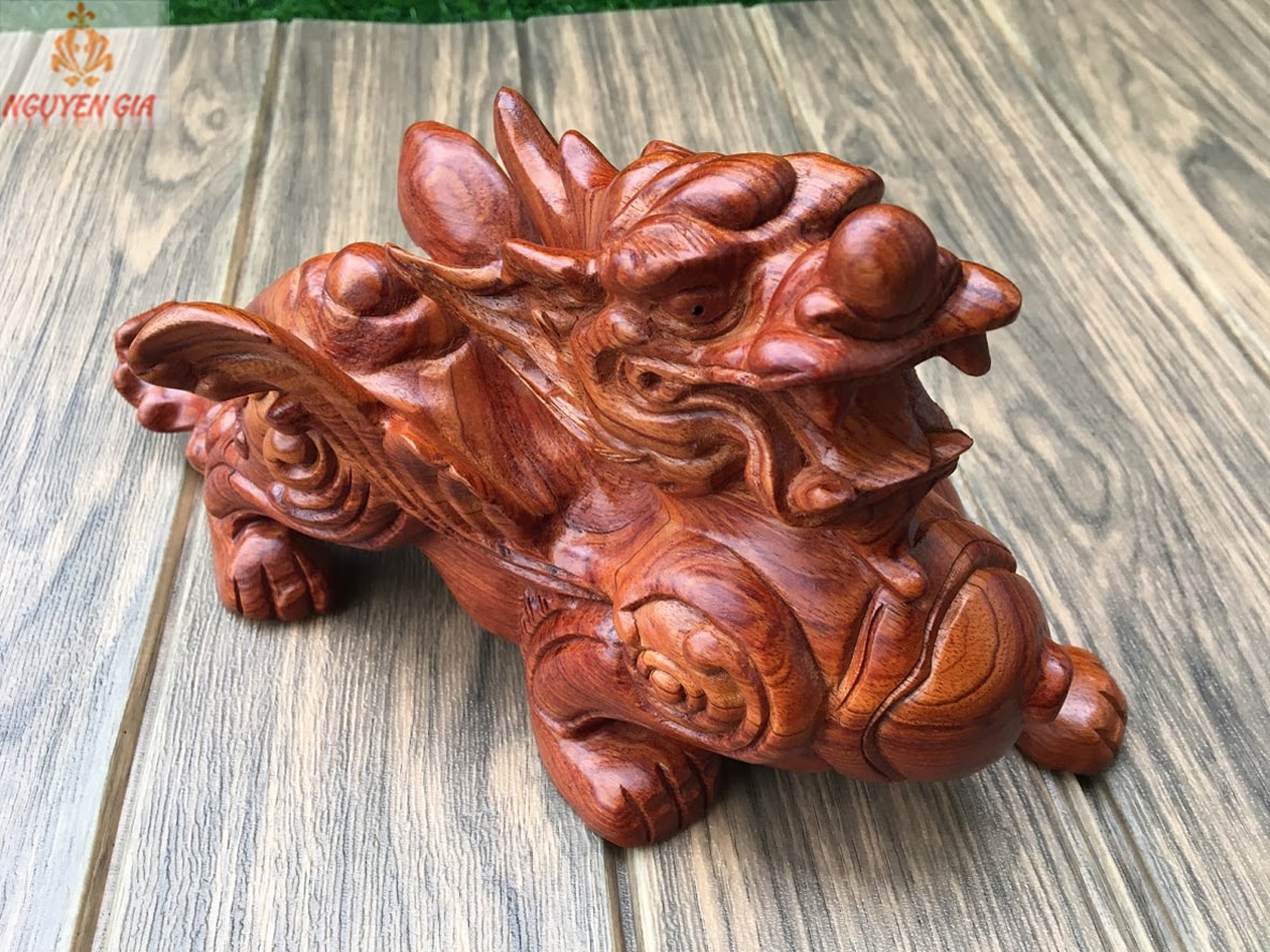 Tỳ hưu phong thủy gỗ Hương 30 cm