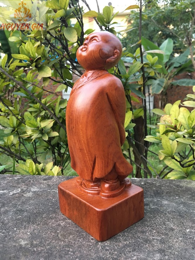 Tượng gỗ vạn sự tùy duyên gỗ hương để ô tô bàn làm việc