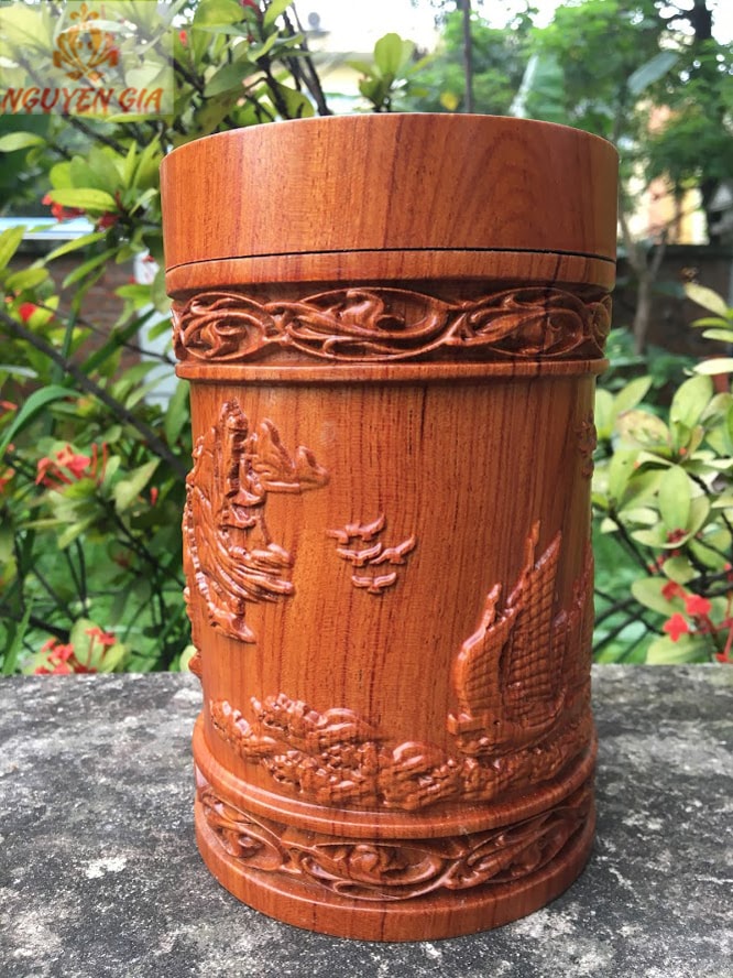Hộp đựng trà Thuận Buồm Xuôi Gió bằng gỗ Hương
