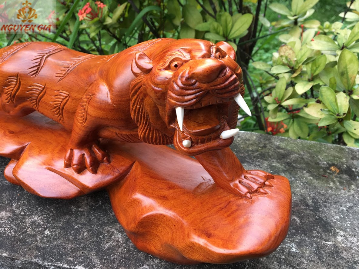 Tượng hổ bằng gỗ Hương dài 50 cm
