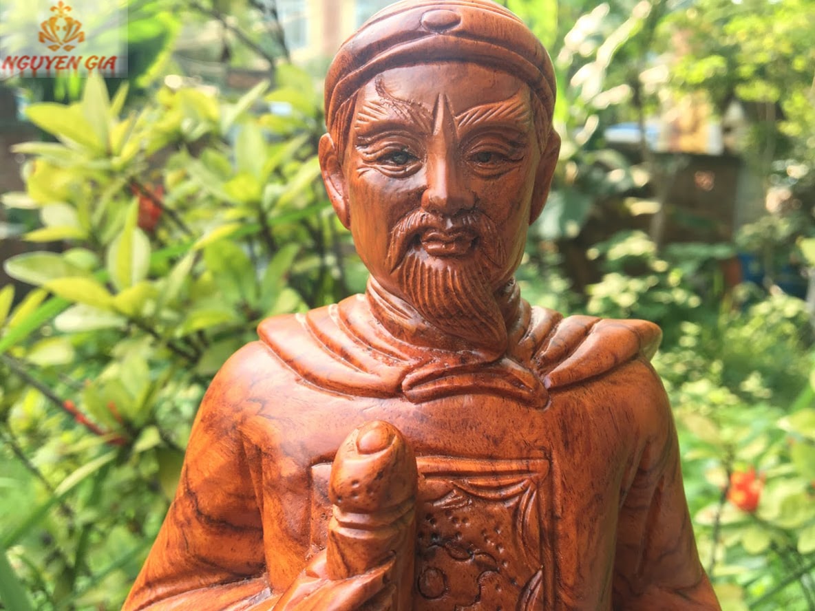 Tượng Hưng Đạo Vương Trần Quốc Tuấn gỗ Hương cao 40 cm
