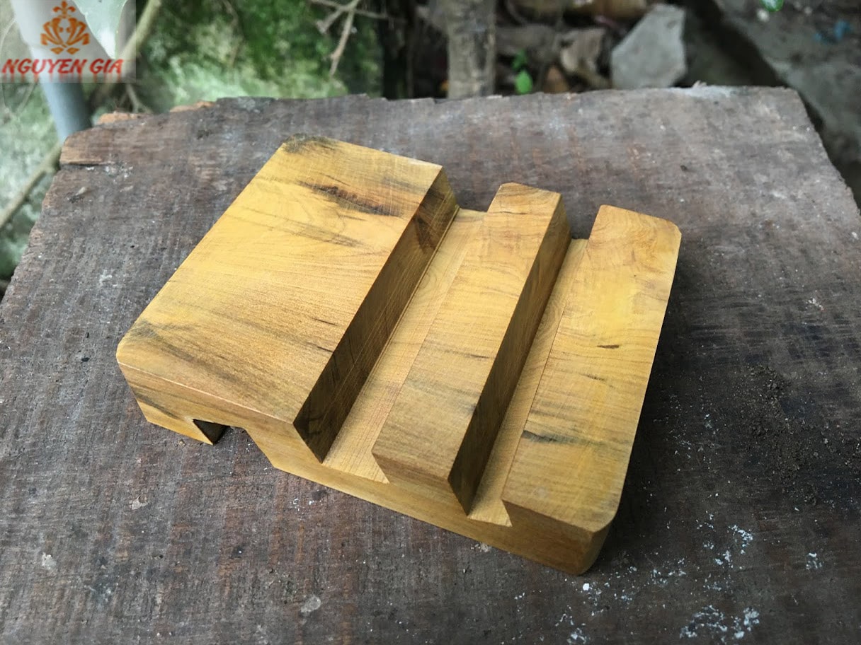 Giá đỡ điện thoại bằng gỗ thơm (Gỗ Bách Xanh)