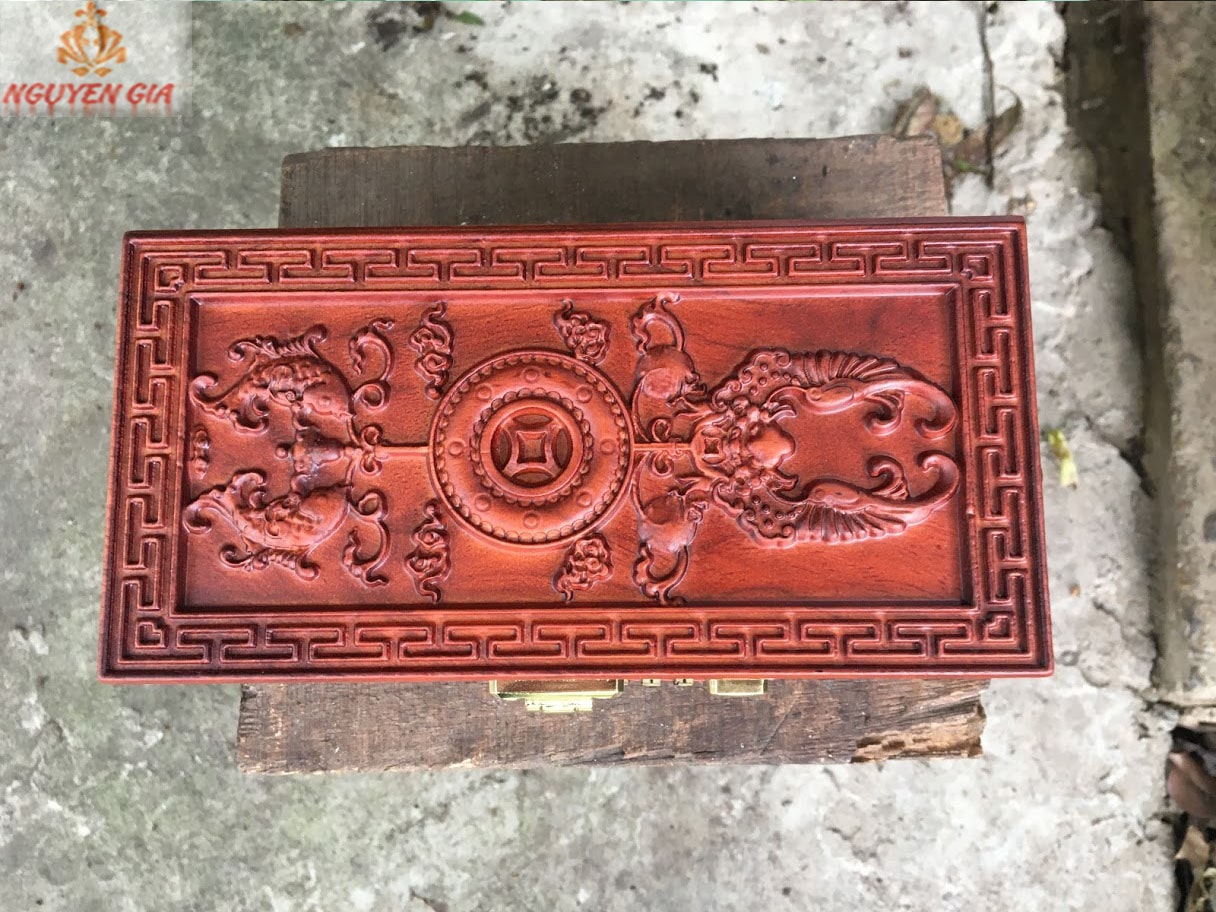 Hộp đựng con dấu doanh nghiệp mẫu Tài Lộc bằng gỗ Hương