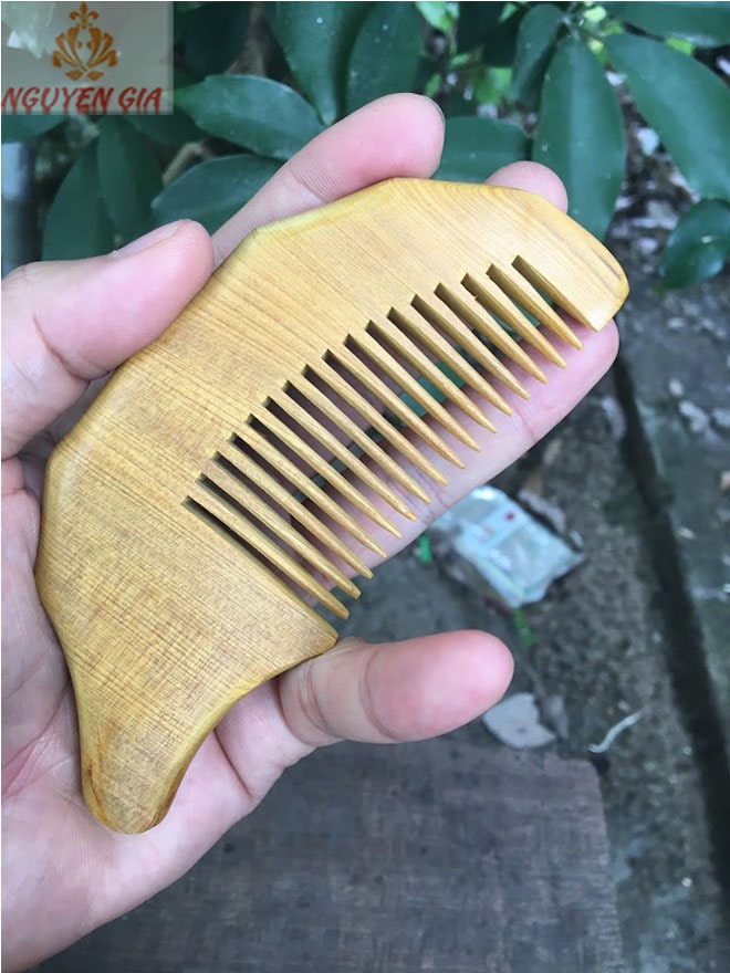 Lược chải tóc gỗ thơm hình lá (gỗ Bách Xanh)