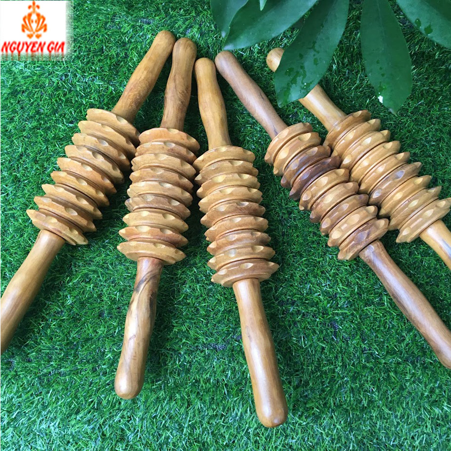 Cây Lăn Massage Lưng 3D Gỗ Bách Xanh 9 Bánh – Cầm Tay Dễ Dùng