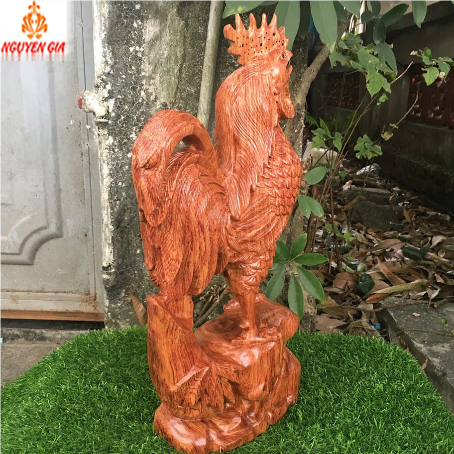 Tượng gà trống phong thủy bằng gỗ Hương cao 50 cm