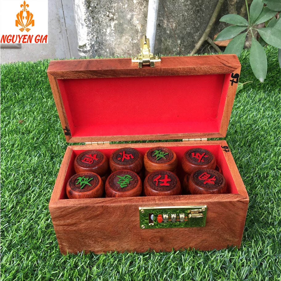 Hộp Đựng Quân Cờ Tướng Gỗ Hương Lót Nhung Đỏ Có Khóa