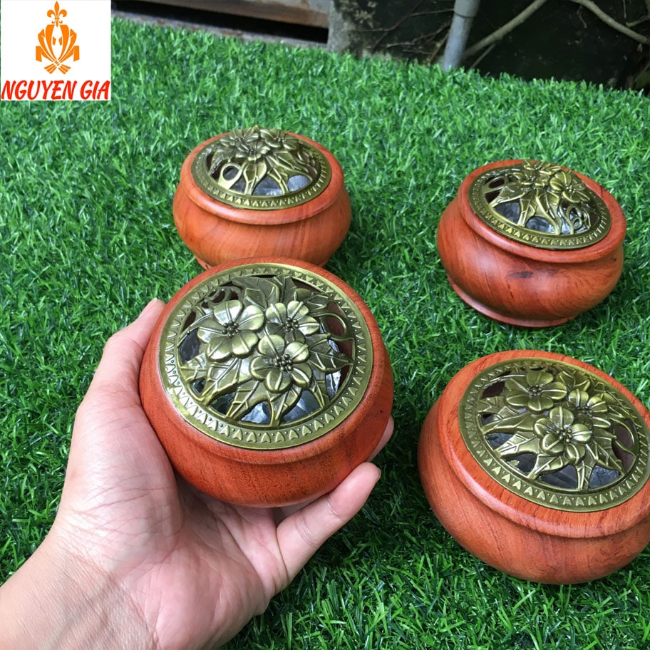 Lư xông gỗ dùng để xông bột như thế nào? Có gì khác lư điện?