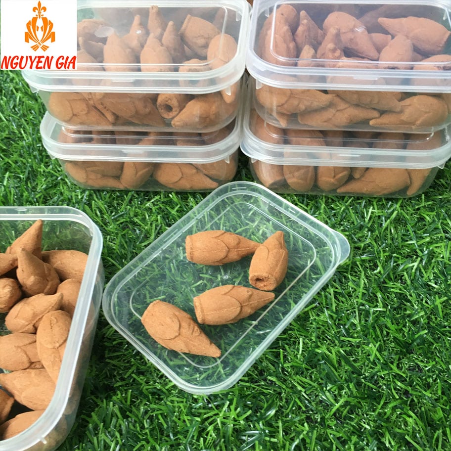 Nụ b&aacute;ch xanh l&agrave; g&igrave;? Kh&aacute;c g&igrave; bột x&ocirc;ng b&aacute;ch xanh?