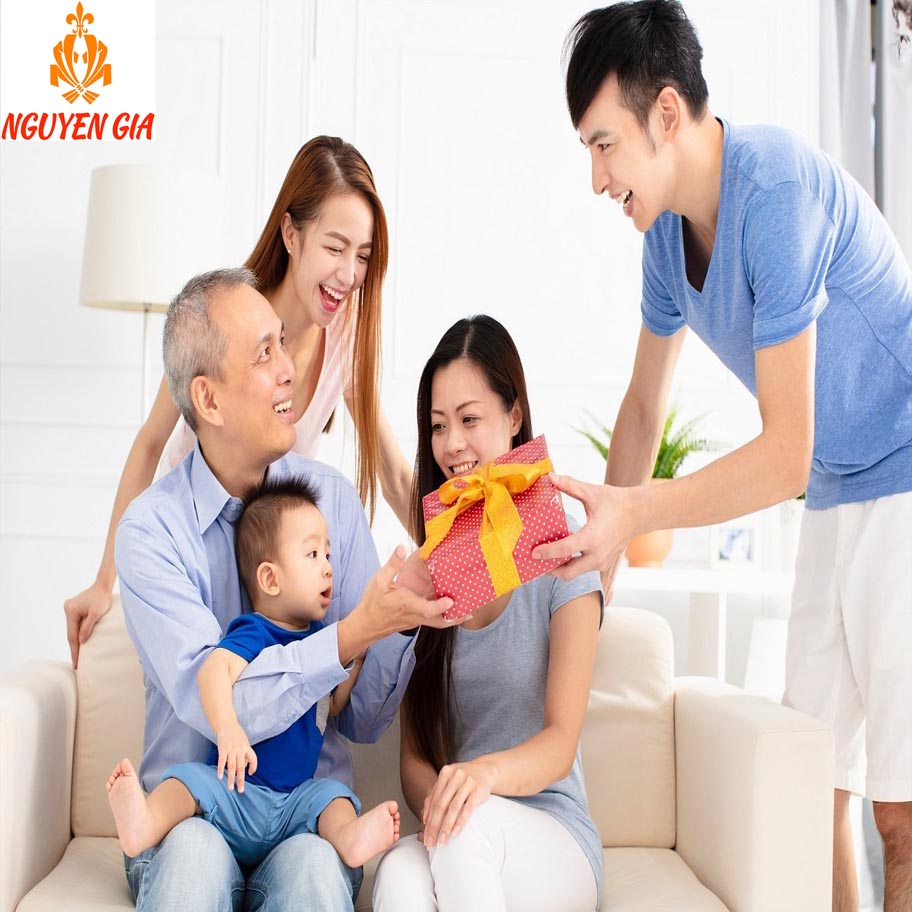 Tặng quà sinh nhật cho bố 40 tuổi- Bí kíp chọn quà