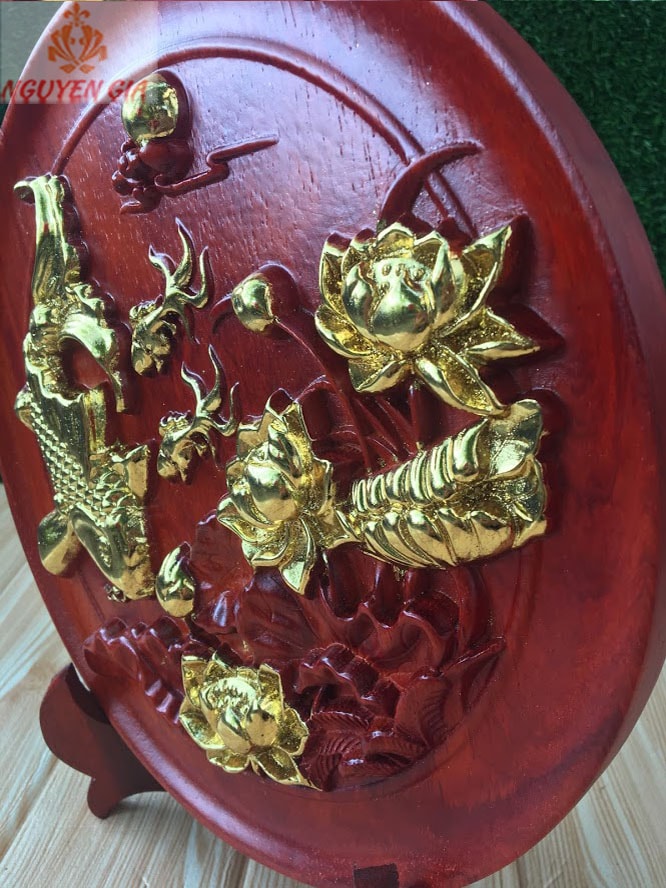 Đĩa gỗ mỹ nghệ phong thủy cá chép mạ vàng