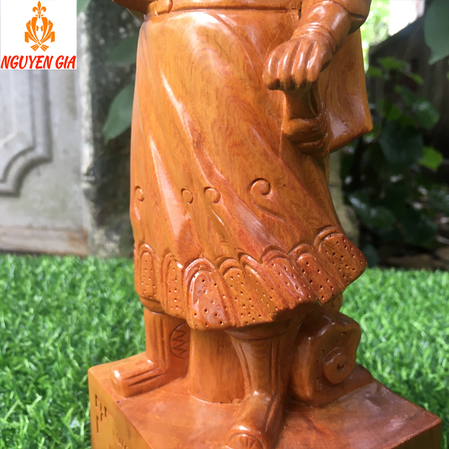 Tượng Trần Hưng Đạo - Trần Quốc Tuấn bằng gỗ Bách Vàng cao 30 cm