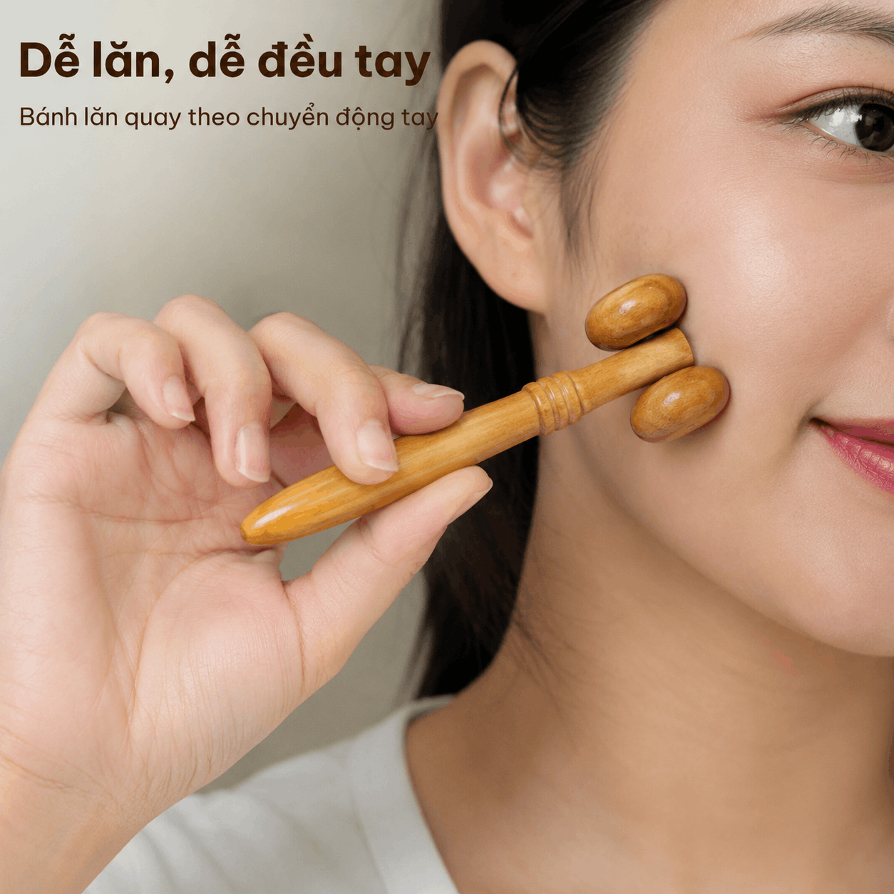 Cây Lăn Mặt Mũi Gỗ Bách Xanh – Massage Mặt Dễ Dùng Hằng Ngày