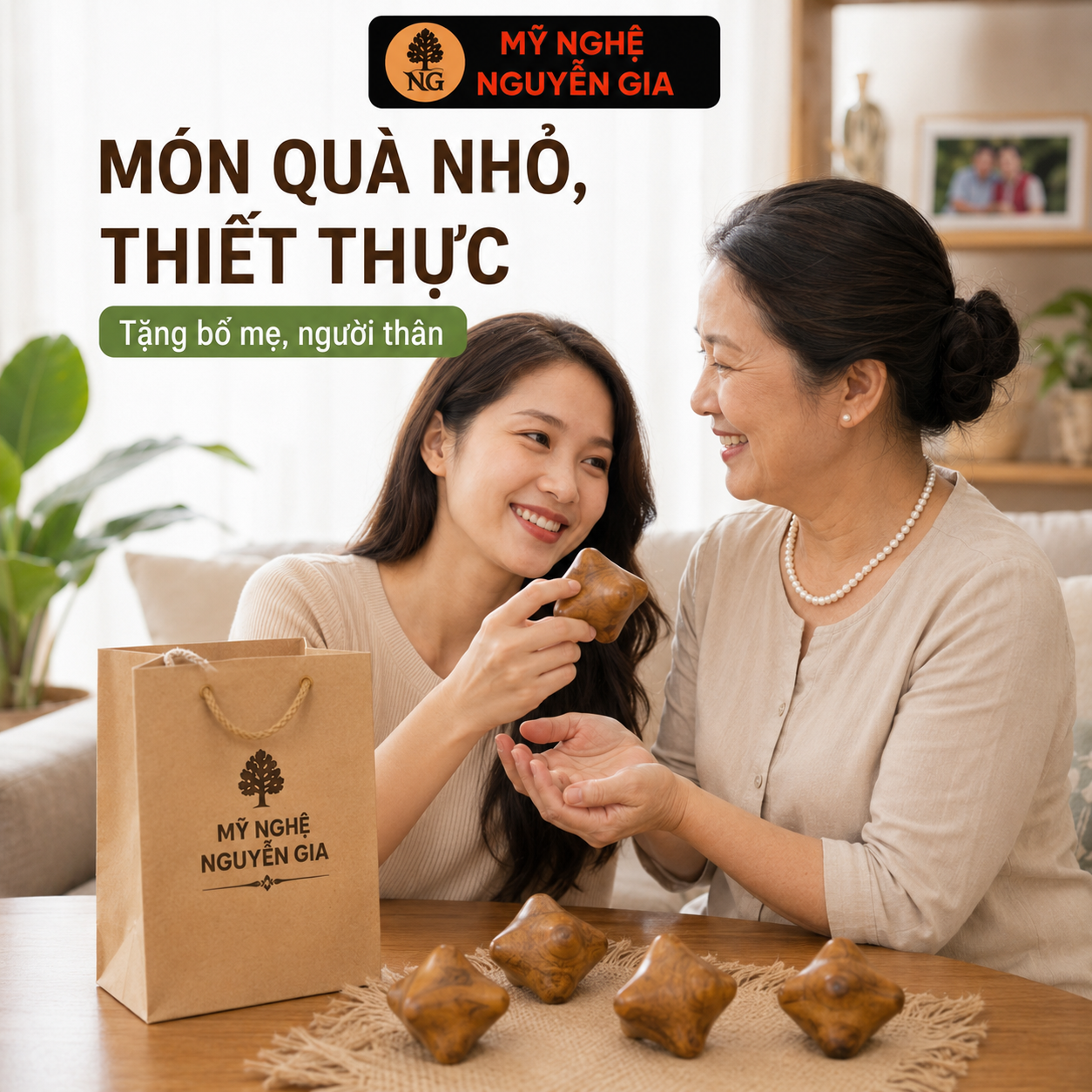 Dụng Cụ Massage Lòng Bàn Tay Gỗ Bách Xanh 6 Điểm
