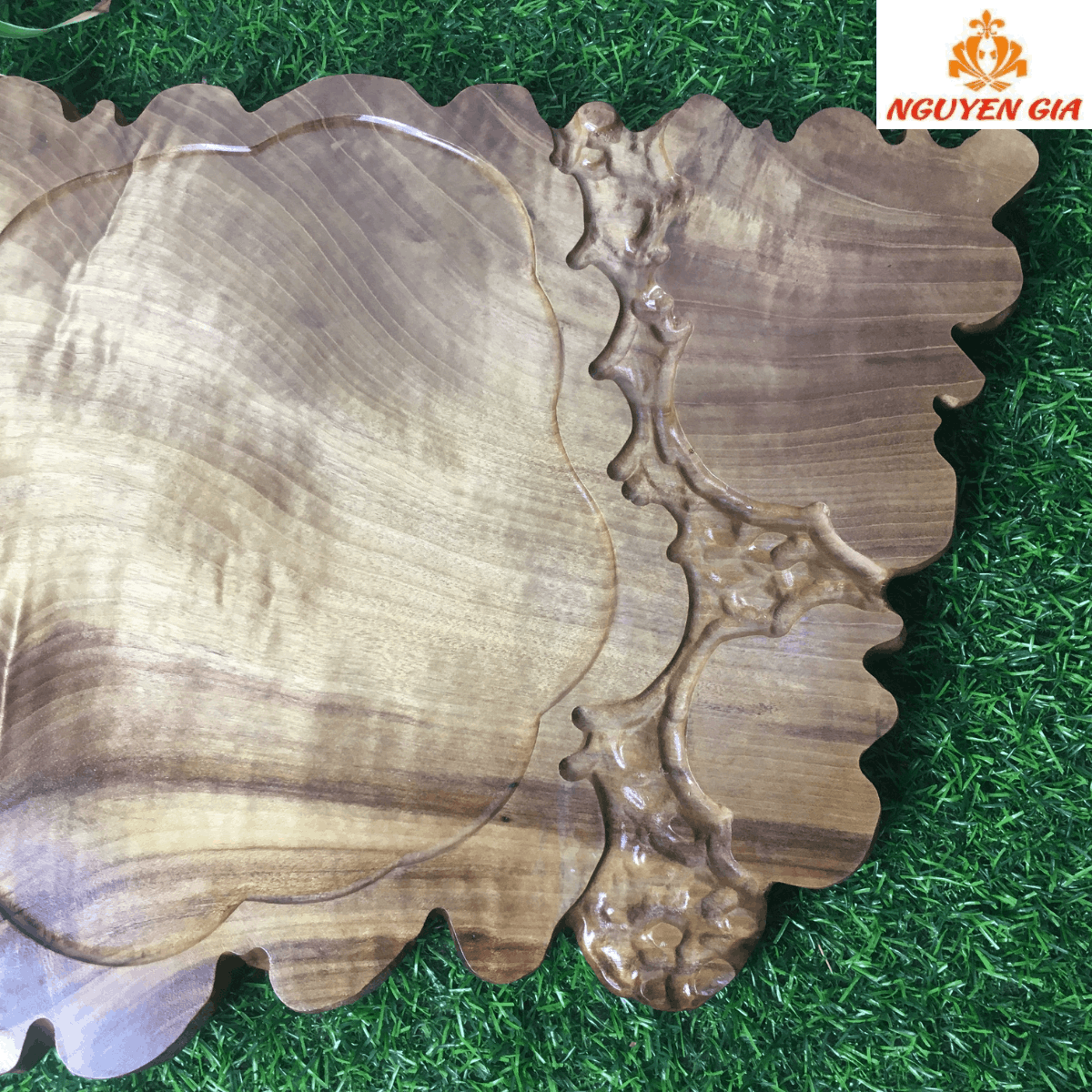 Khay Trà Gỗ Dổi Nguyên Khối 51x32cm – Vân Đậm, Dáng Rộng, Nhìn Là Muốn Ngồi Lại