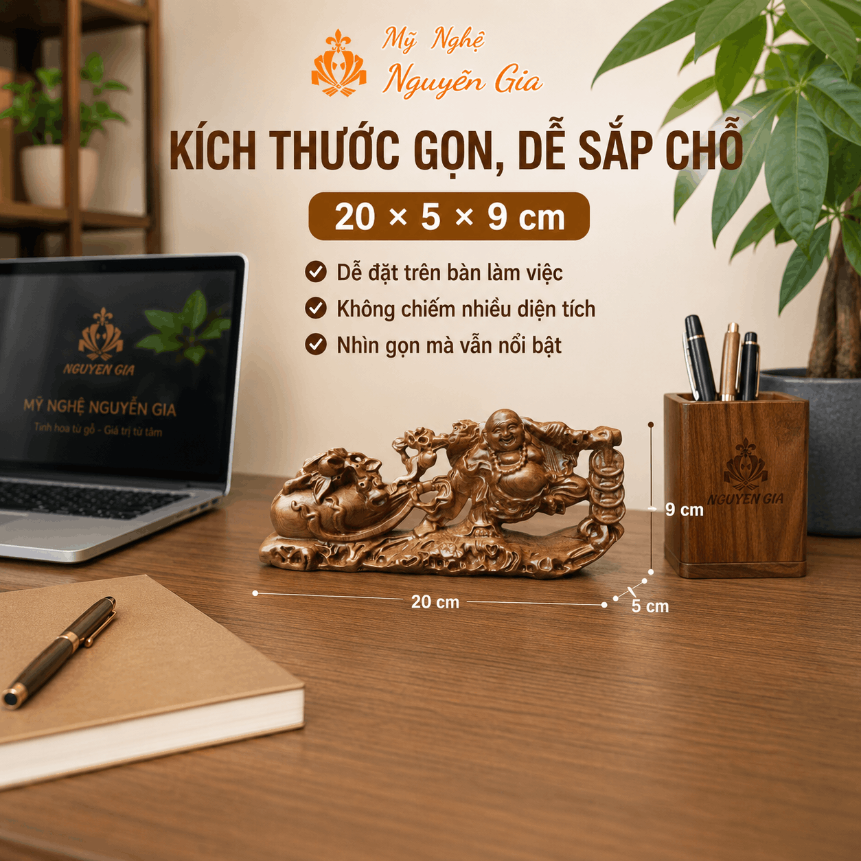 Tượng Di Lặc kéo bao tiền gỗ Bách Xanh