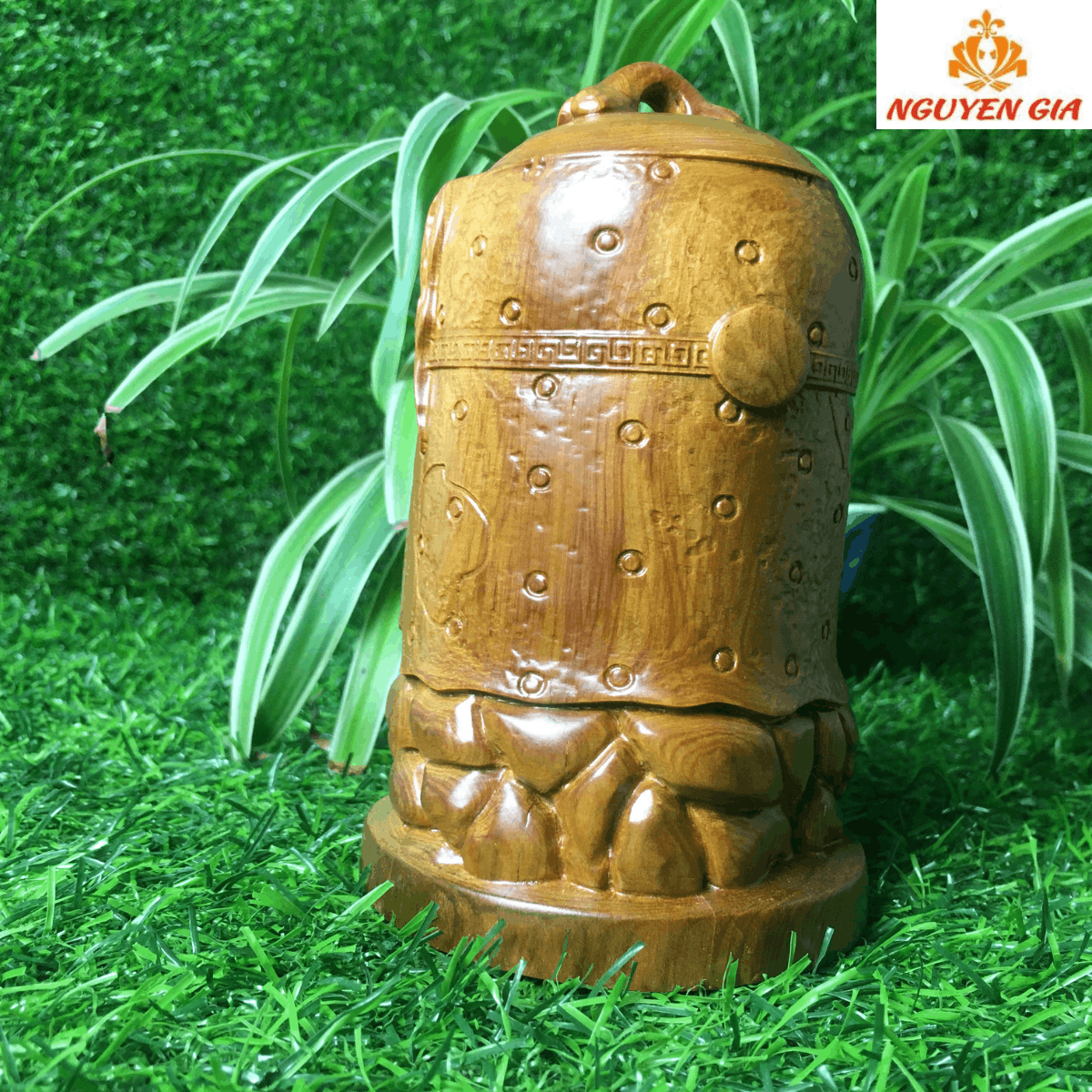 Thác Khói Xông Trầm Tĩnh Tâm, Trang Trí, Phong Thủy- Tượng Phật Di Lặc Gỗ Bách Xanh