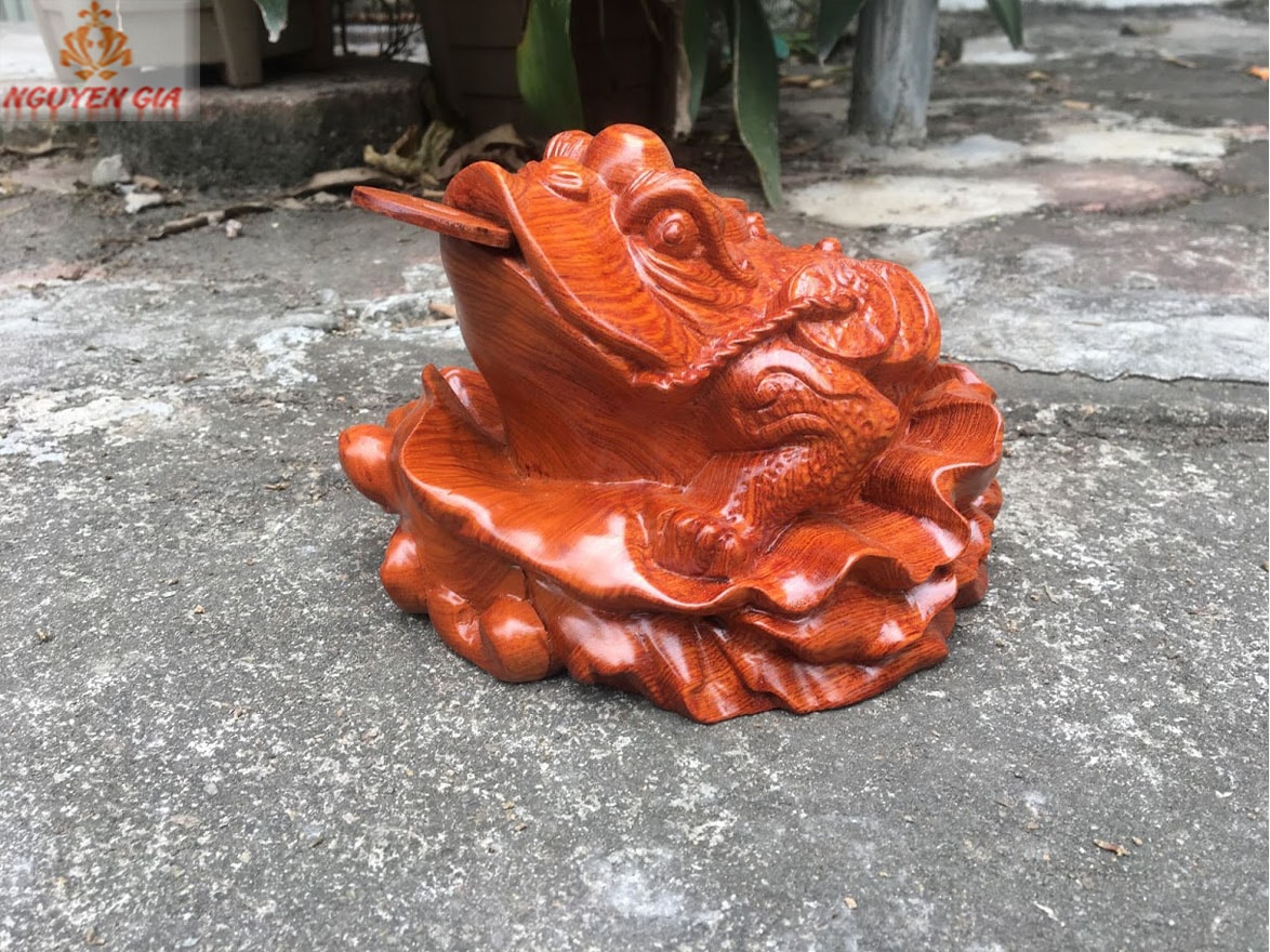 Cóc ngậm tiền (thiềm thừ) bằng gỗ hương KT 20x17