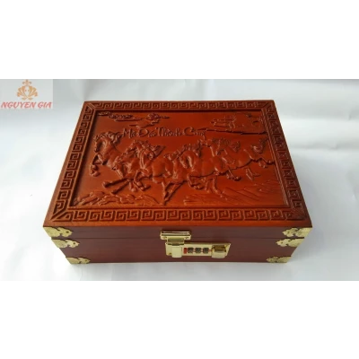 Hộp đựng trang sức mã đáo thành công khóa số bằng gỗ Hương