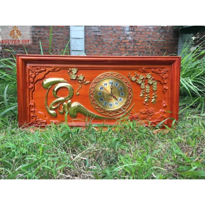 Đồng hồ treo tường chữ Tâm bằng gỗ Hương
