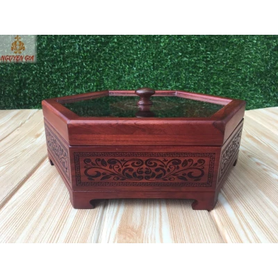 Khay đựng bánh kẹo mứt tết bằng gỗ mặt kính khắc laser