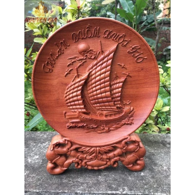 Đĩa gỗ phong thủy thuận buồm xuôi gió gỗ Hương Đá