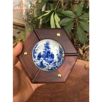 Gạt tàn thuốc bằng gỗ Cẩm mẫu Trúc Lâm Thất Hiền