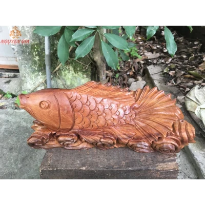 Tượng cá chép phong thủy gỗ xá xị (gù hương) KT30x10