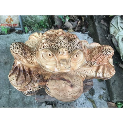 Cóc ngậm tiền (thiềm thừ) bằng gỗ Long Não KT 34x25