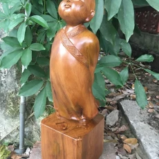 Tượng Vạn Sự Tùy Duyên Gỗ Bách Xanh Cao 40 cm