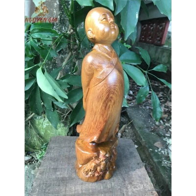 Tượng gỗ vạn sự tùy duyên gỗ bách xanh cao 30 cm
