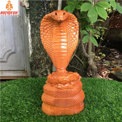 Tượng rắn phong thủy bằng gỗ hương cao 30cm