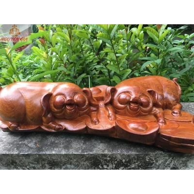 Tượng đôi heo nằm núi vàng bằng gỗ Hương ngang 64 cm