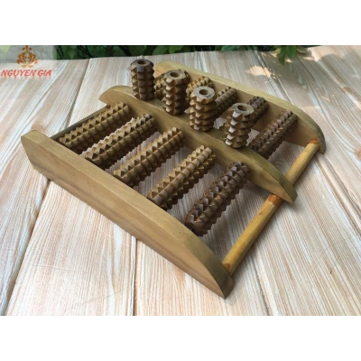 Dụng cụ massage chân bằng gỗ bách xanh