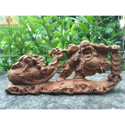 Tượng di lặc kéo bao tiền vác cành đào bằng gỗ ngọc am (thơm nức mũi) để ô tô bàn làm việc