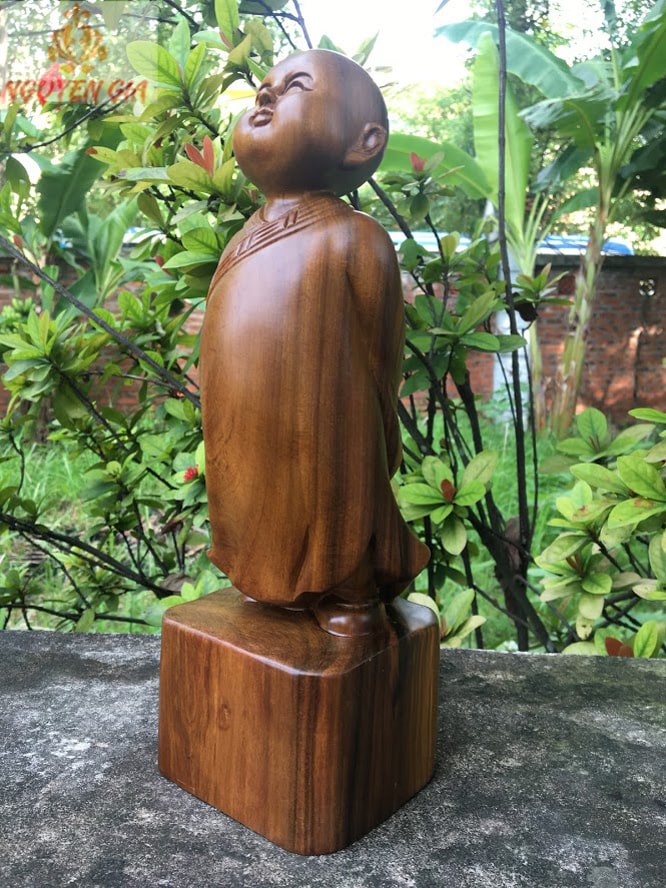Tượng Vạn Sự Tùy Duyên Gỗ Bách Xanh Cao 20 cm